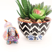 Load image into Gallery viewer, Glitter Paw Earrings