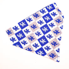 Load image into Gallery viewer, UK Wildcats Over-The-Collar Bandanas
